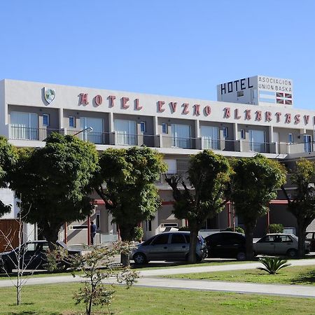 Hotel Euzko Alkartasuna Macachín Εξωτερικό φωτογραφία