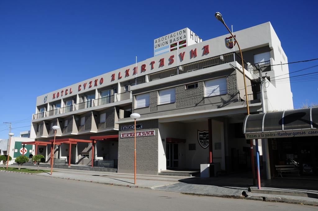 Hotel Euzko Alkartasuna Macachín Εξωτερικό φωτογραφία