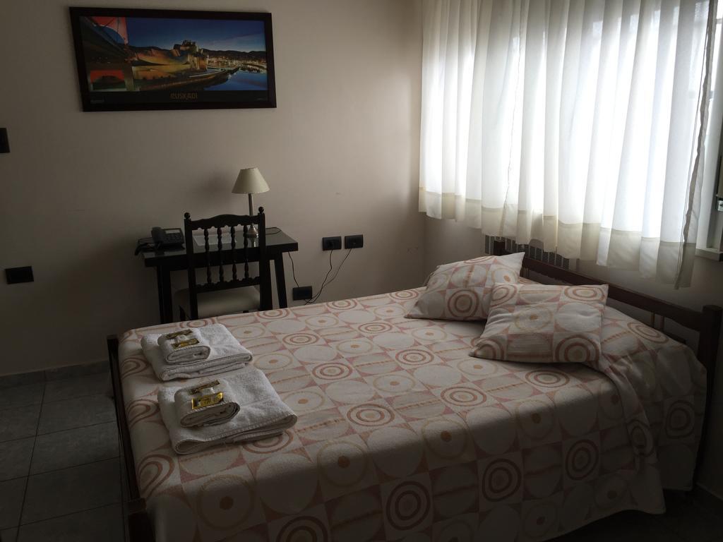 Hotel Euzko Alkartasuna Macachín Εξωτερικό φωτογραφία